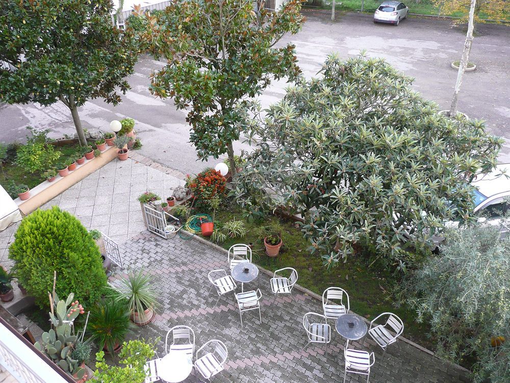 Hotel Darsena Passignano sul Trasimeno Exterior foto