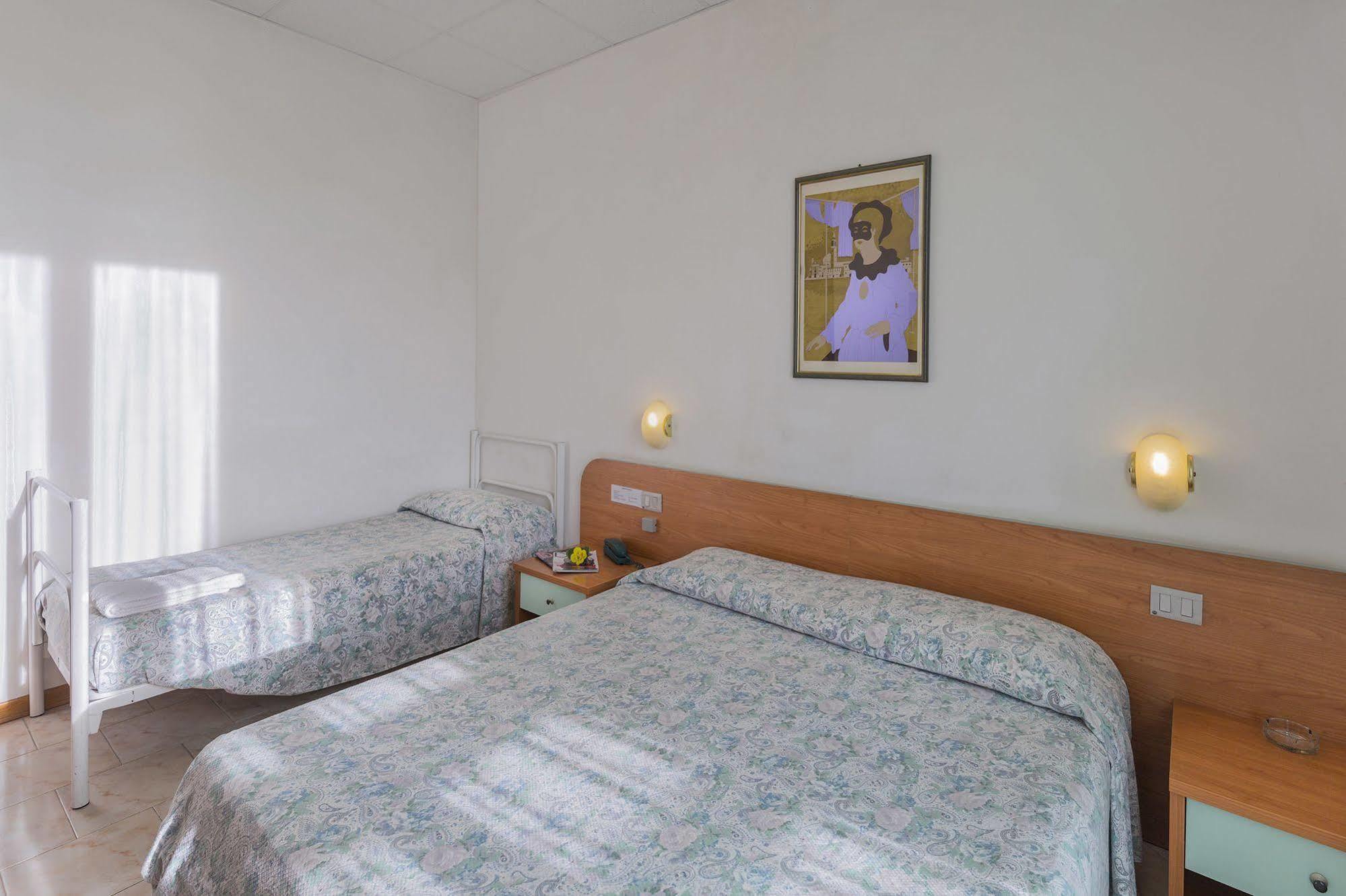Hotel Darsena Passignano sul Trasimeno Exterior foto