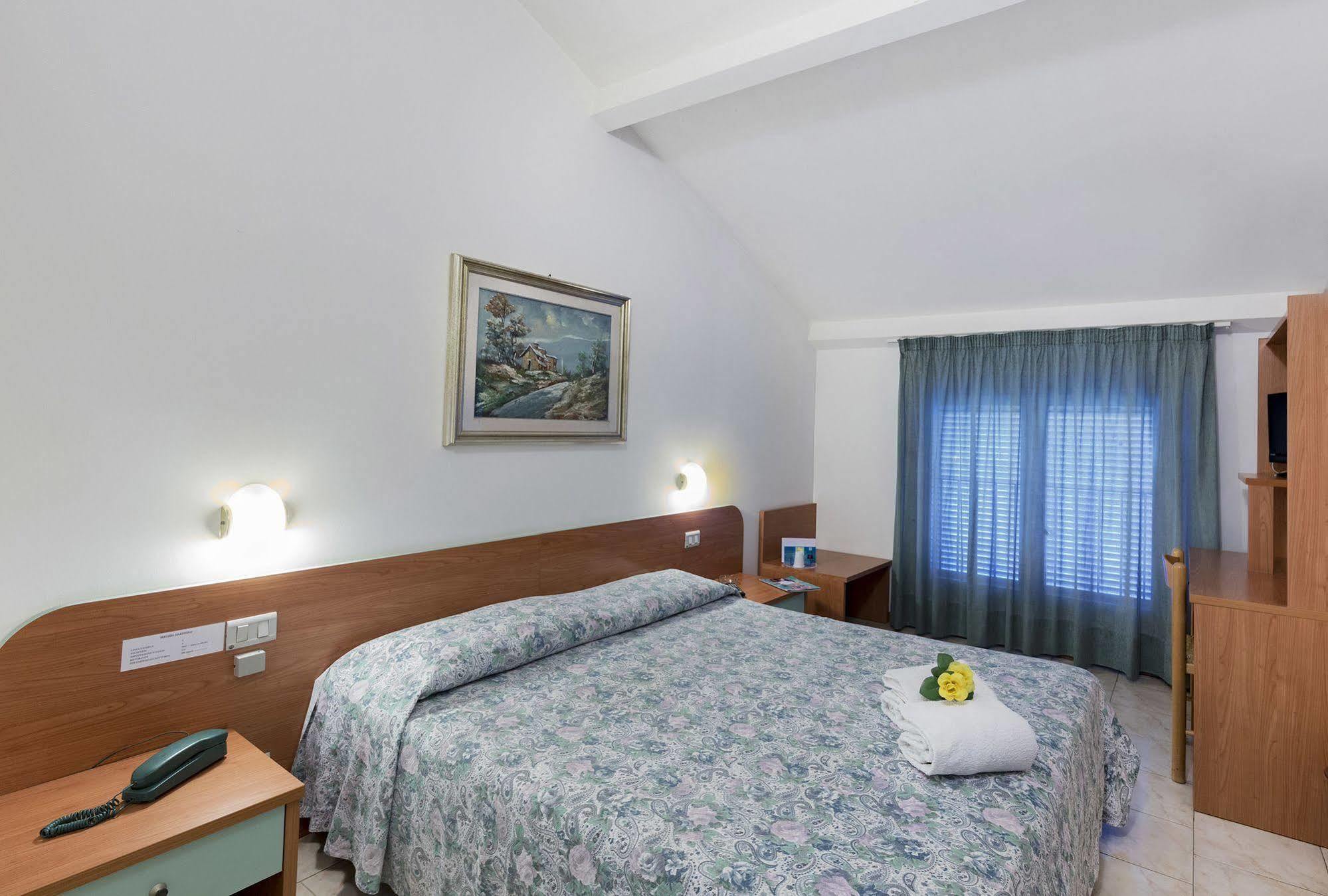 Hotel Darsena Passignano sul Trasimeno Exterior foto